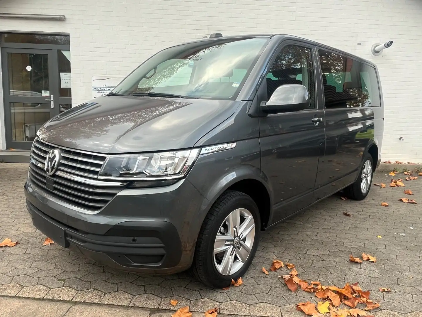 Volkswagen T6 Multivan T6.1 Multivan Comfortline AHK ACC Kamera SHZ Dig Gris - 2