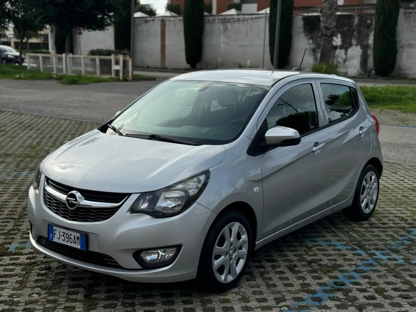 Opel Karl 2017 1.0 GPL 75CV Innovation cambio AUTOMATICO Grigio - 1