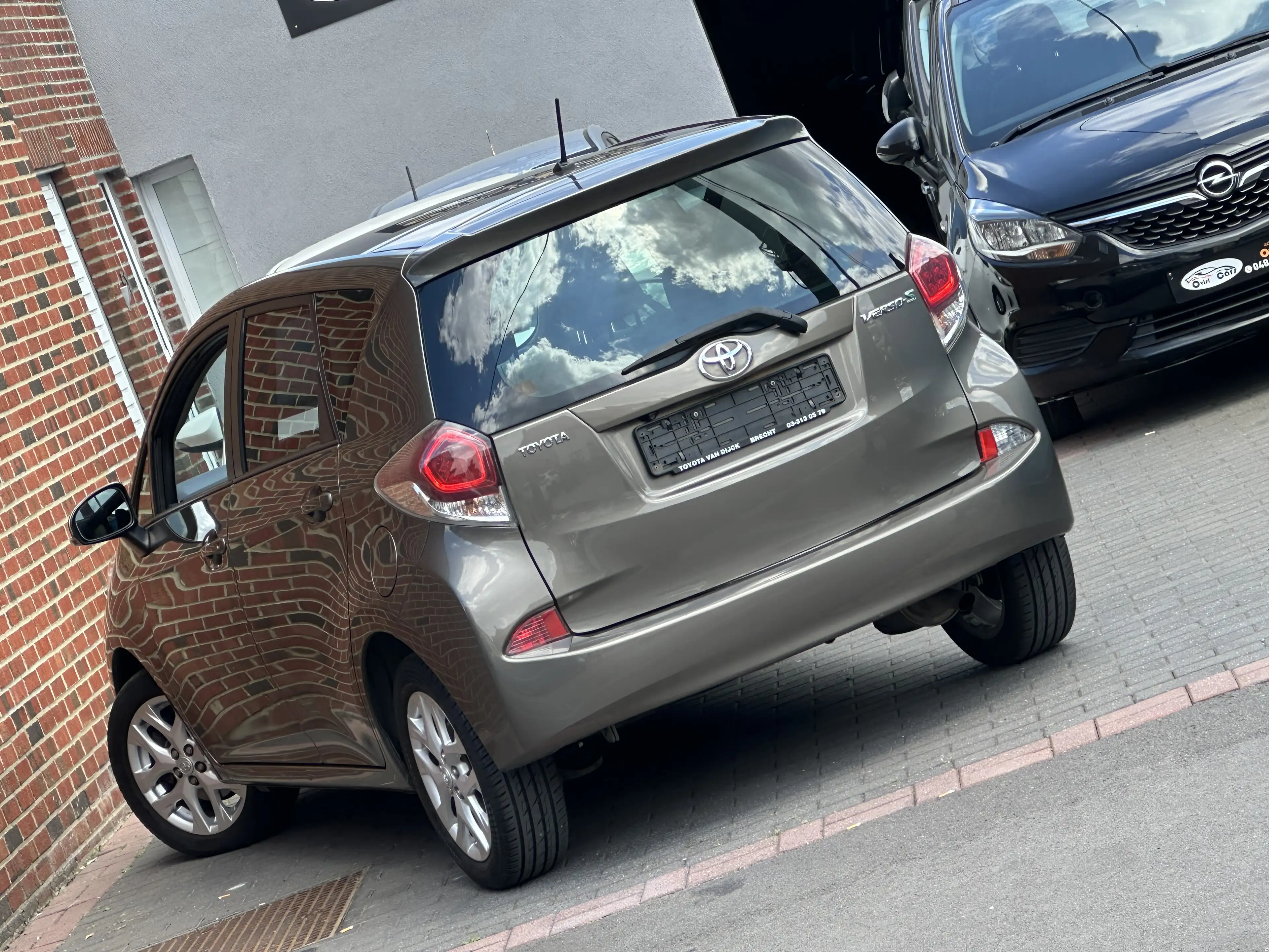 Toyota Verso-S // PARFAIT ÉTAT // FULL OPTION // — photo 5
