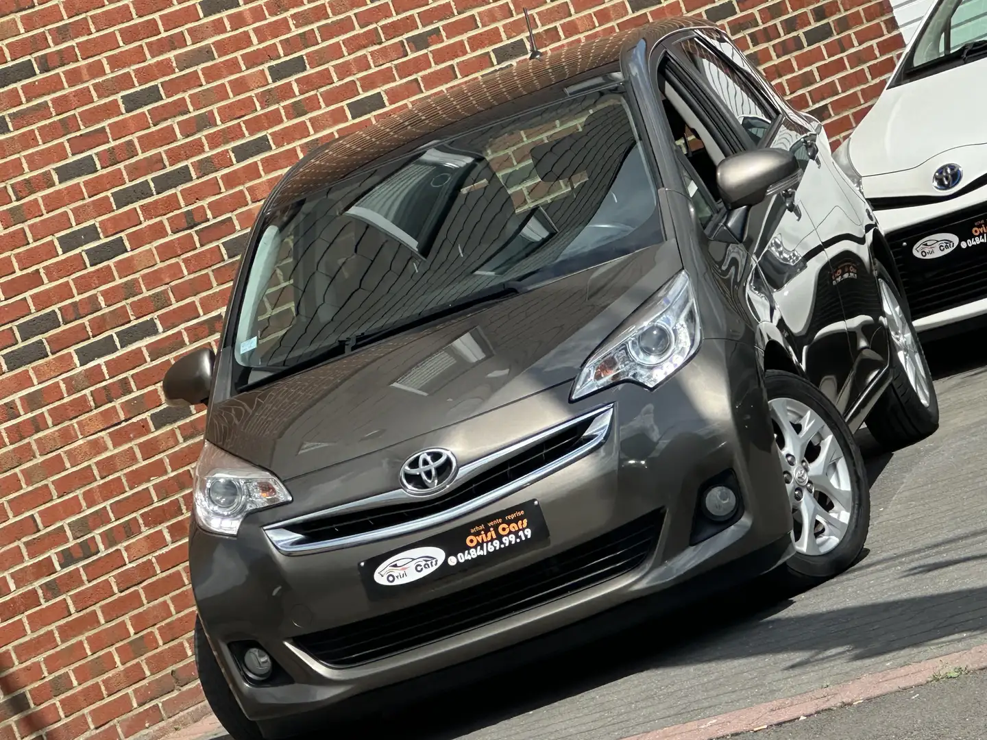 Toyota Verso-S // PARFAIT ÉTAT // FULL OPTION // Bruin - 1