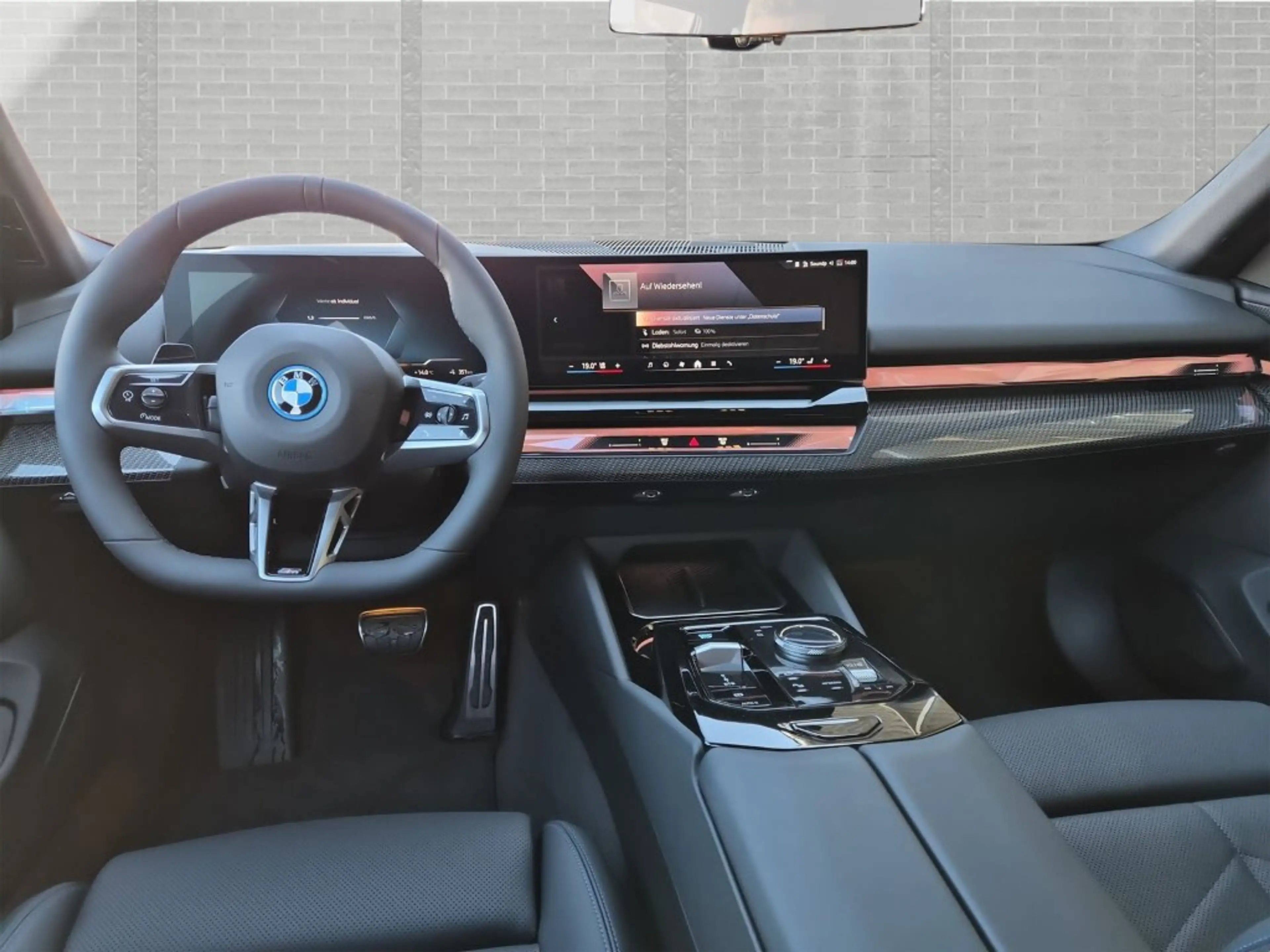 BMW i5 xDrive40 — photo 7