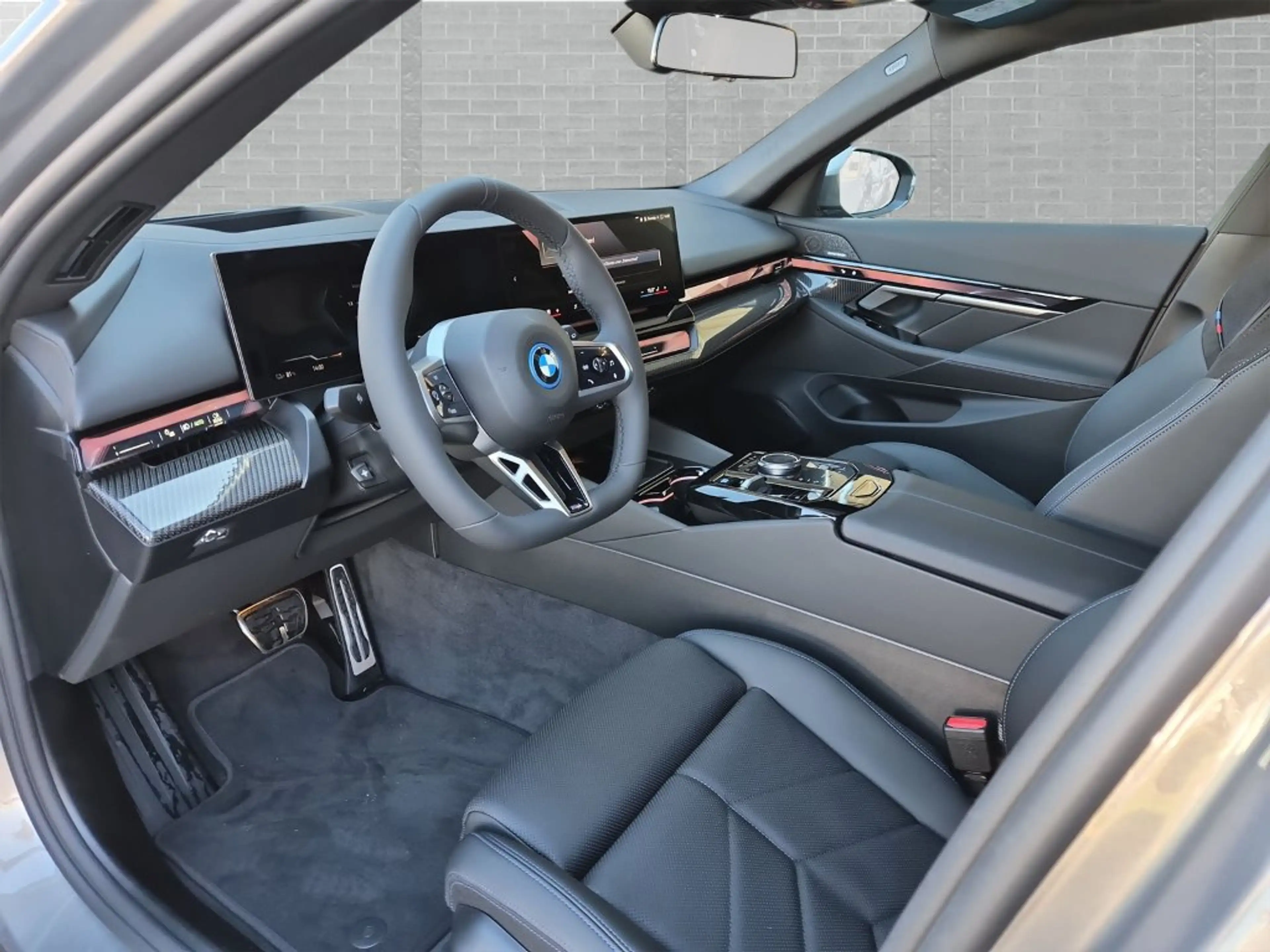 BMW i5 xDrive40 — photo 6