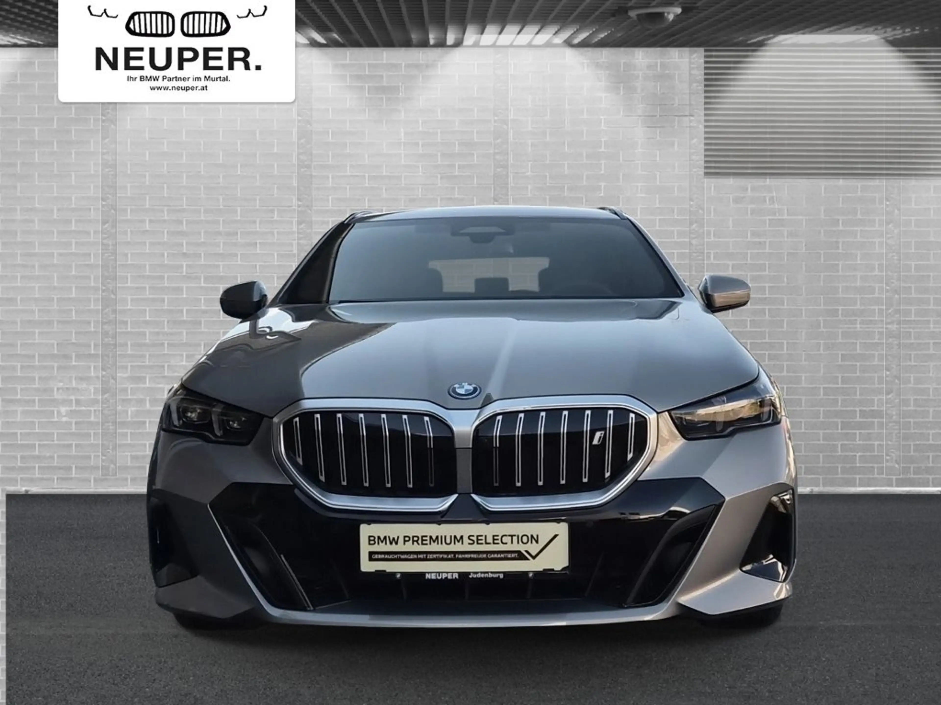 BMW i5 xDrive40 — photo 2