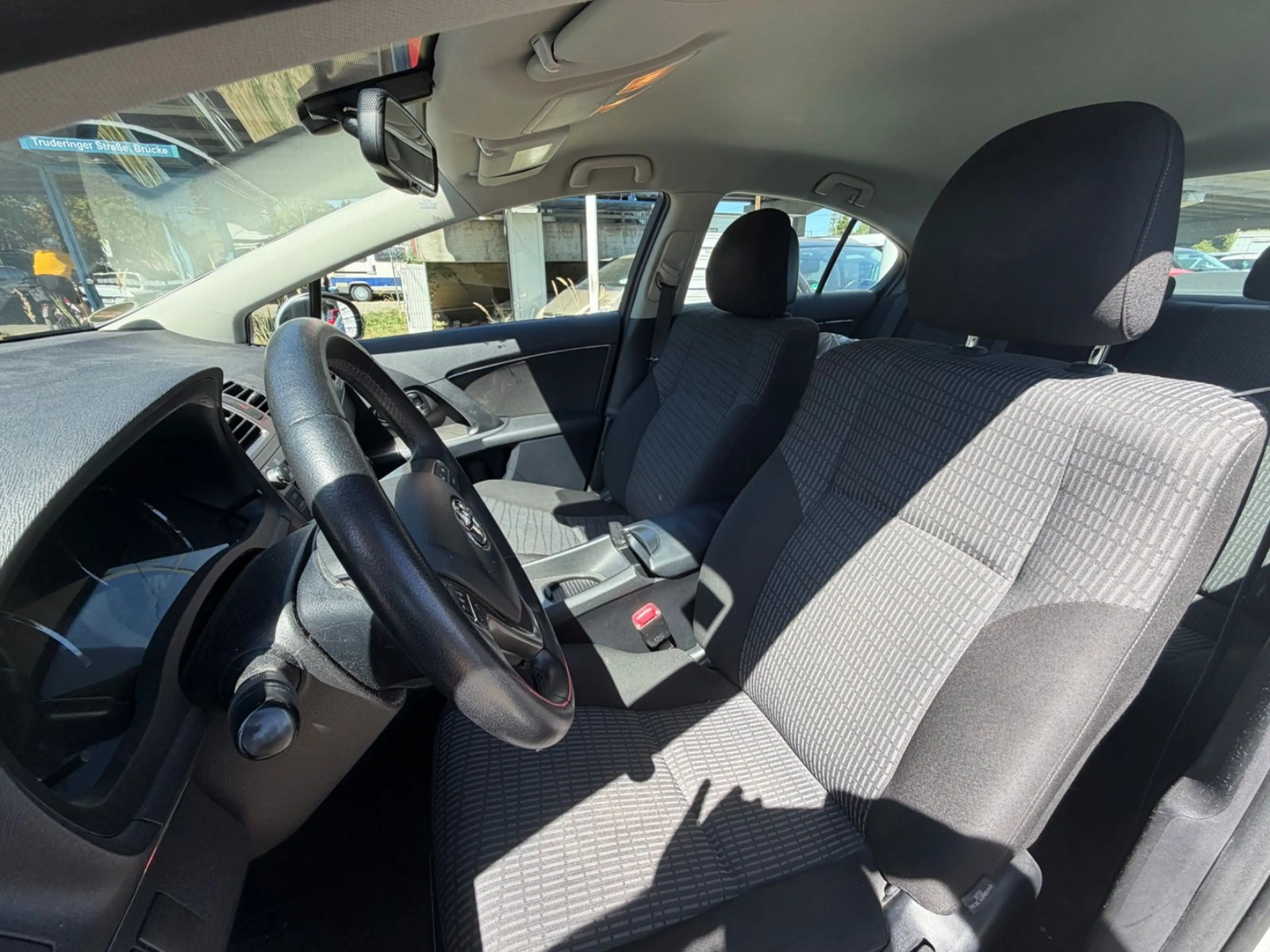 Toyota Avensis Sol — photo 13