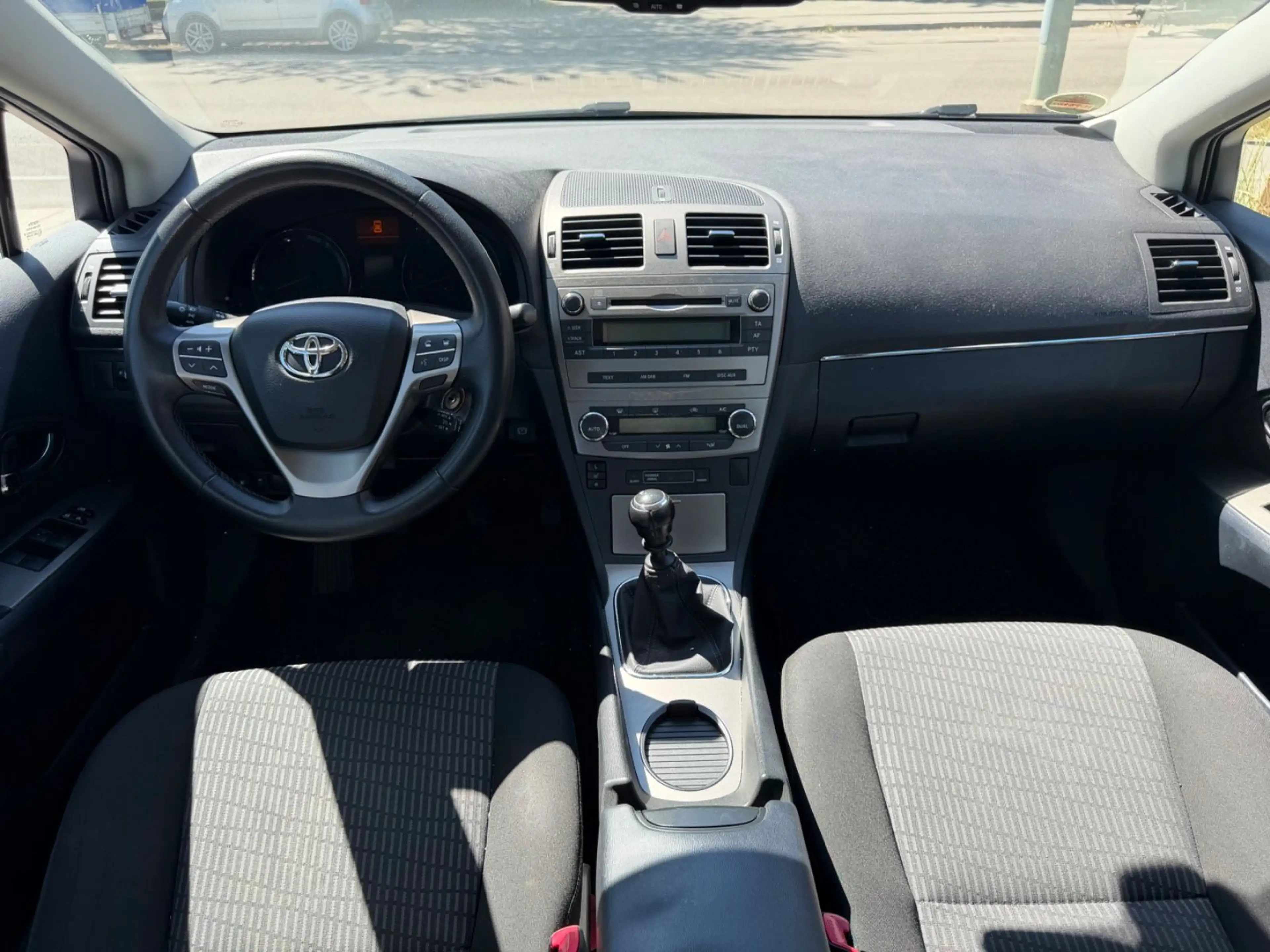 Toyota Avensis Sol — photo 9