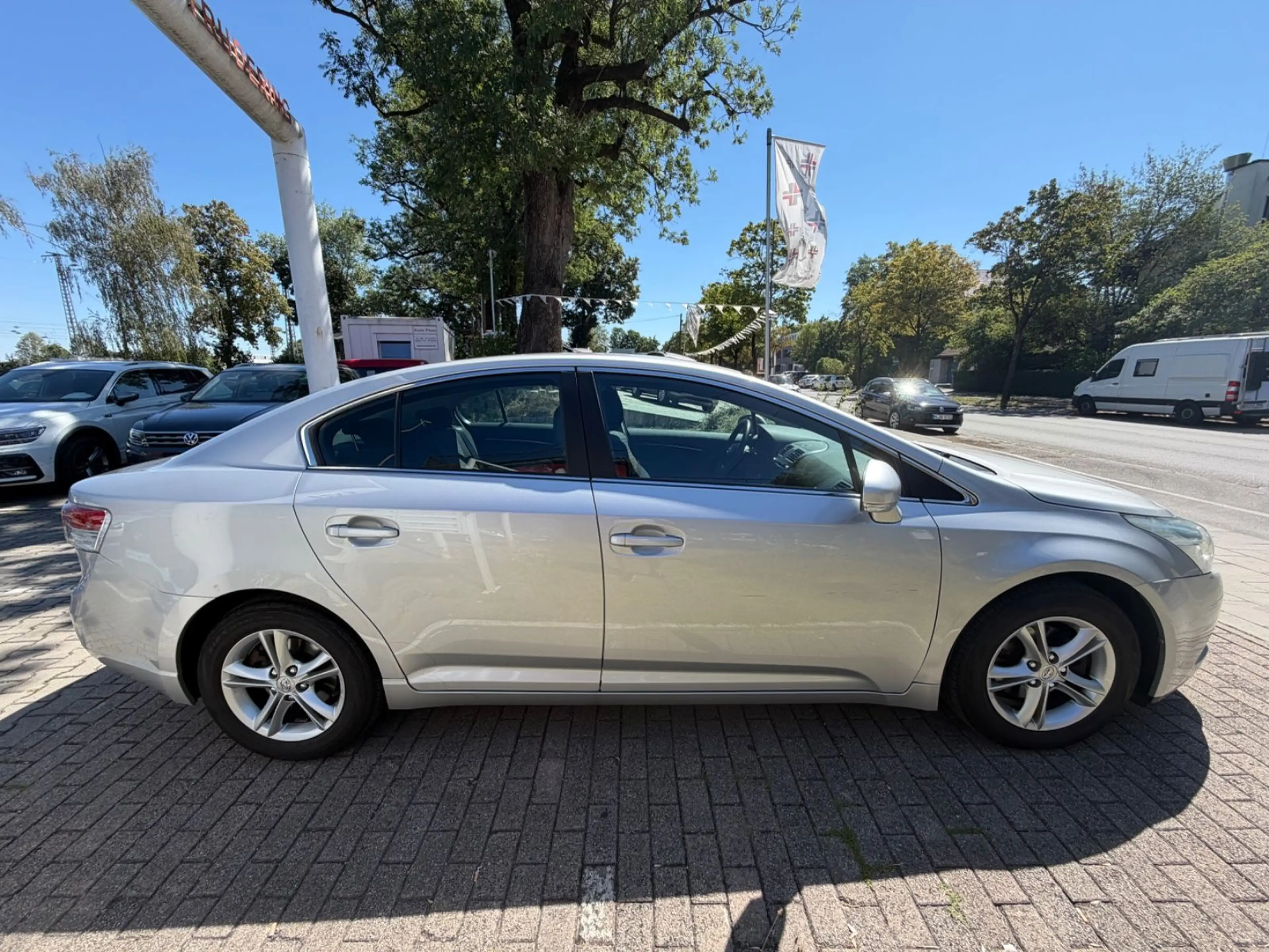 Toyota Avensis Sol — photo 4