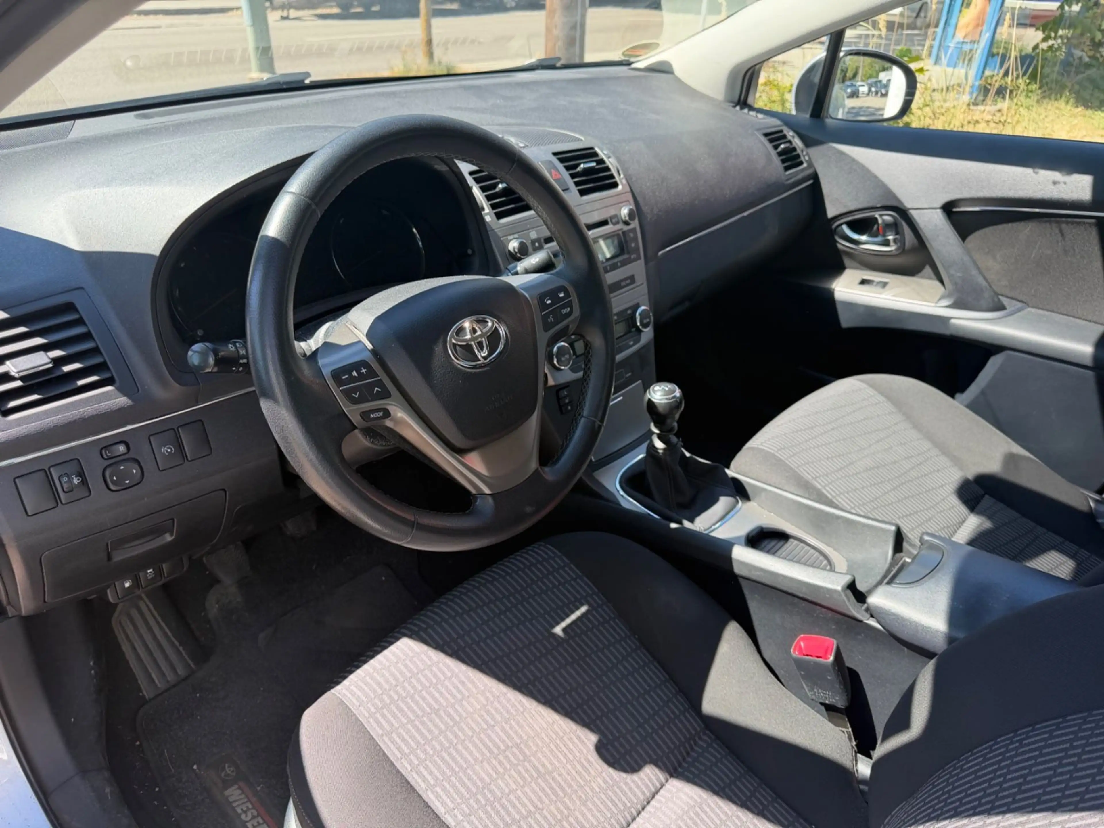 Toyota Avensis Sol — photo 12
