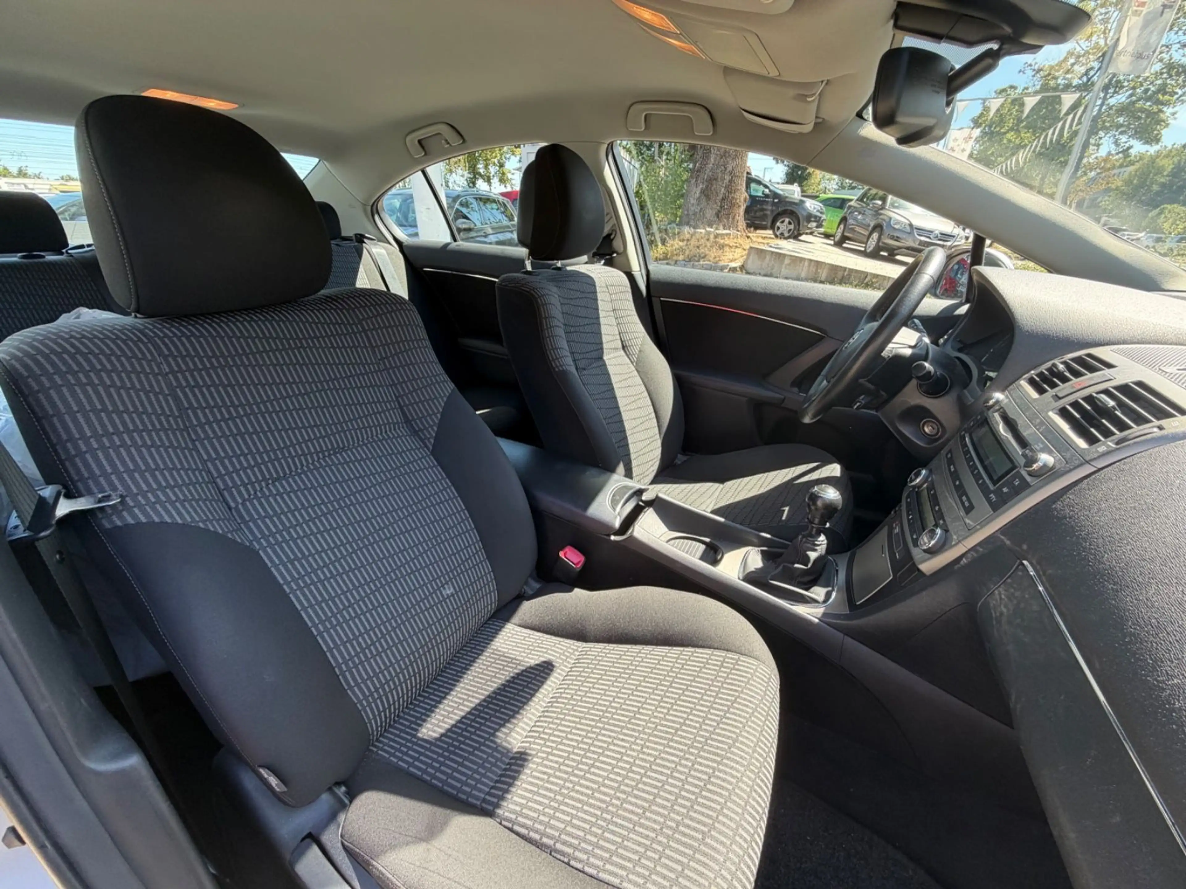 Toyota Avensis Sol — photo 15