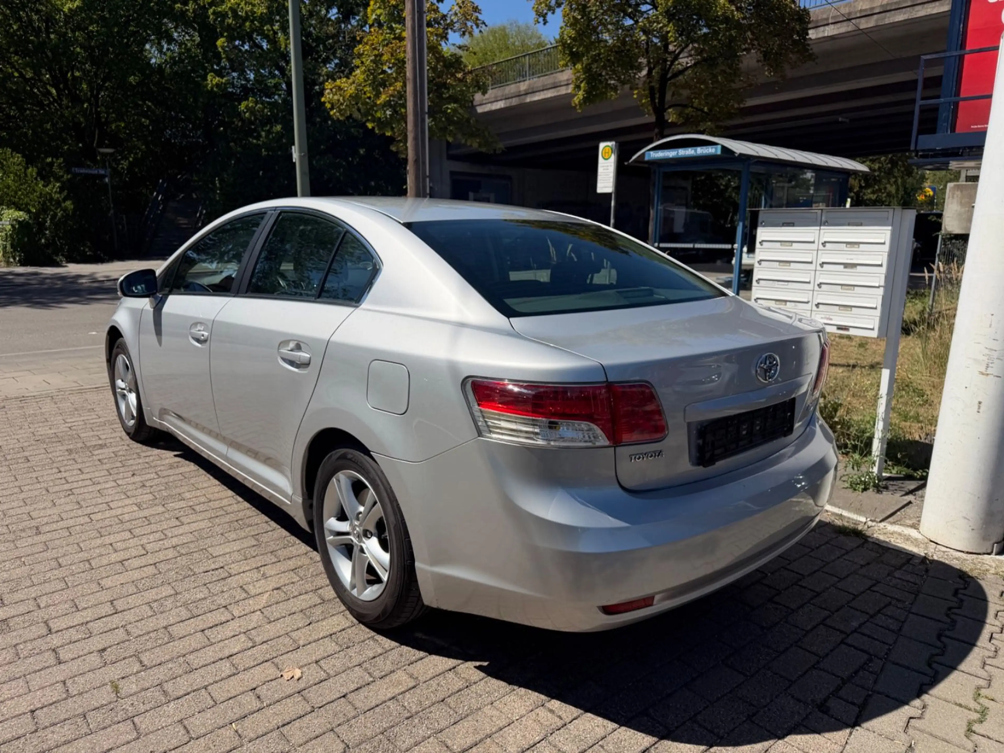 Toyota Avensis Sol — photo 7