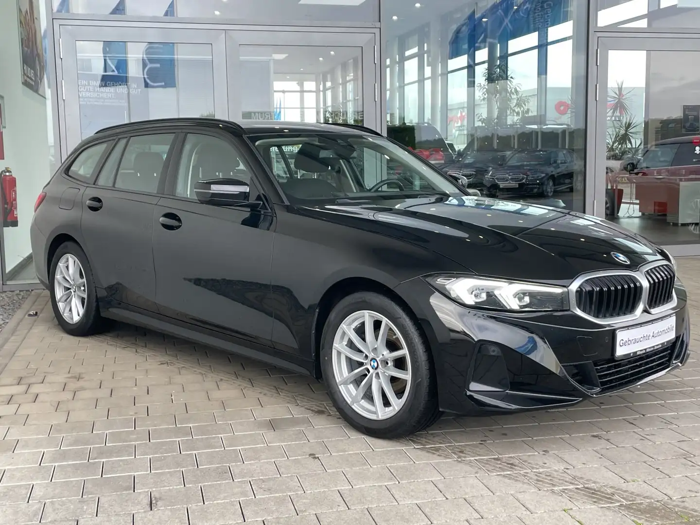 BMW 318 i Touring PDC.SH.Navi.Tempomat m.B..DAB. Schwarz - 2