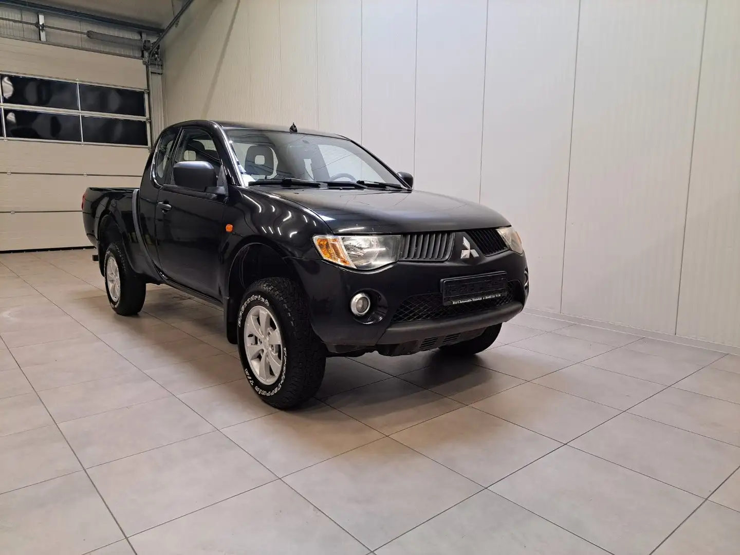 Mitsubishi L200 Invite Club Cab 4WD / KLIMA / LM-FELGEN Noir - 2