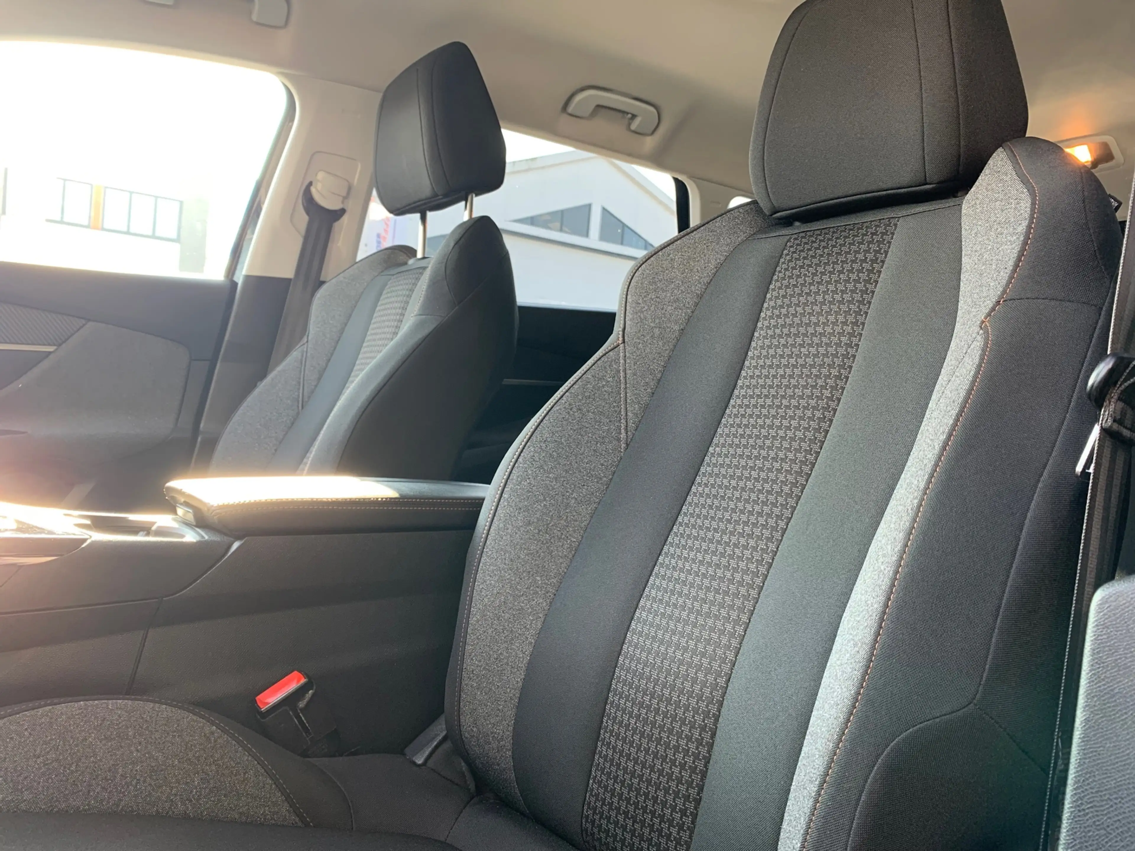 Peugeot 5008 1.2 PureTech Allure|AUT|7 zit|Cruise|Trekhaak — photo 32