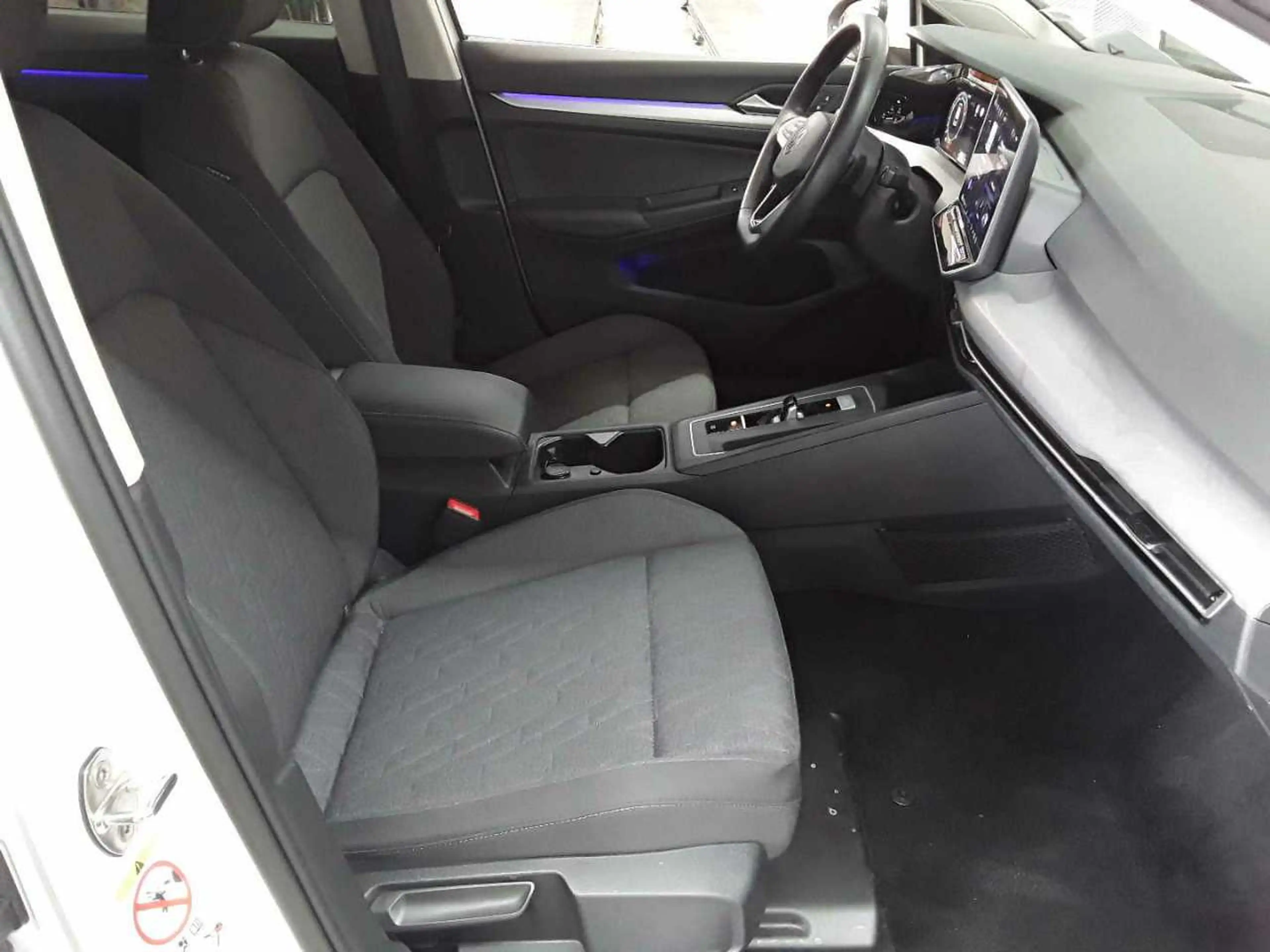 Volkswagen Golf Golf 1.5 eTSI DSG Life ACC APP SHZ — photo 8