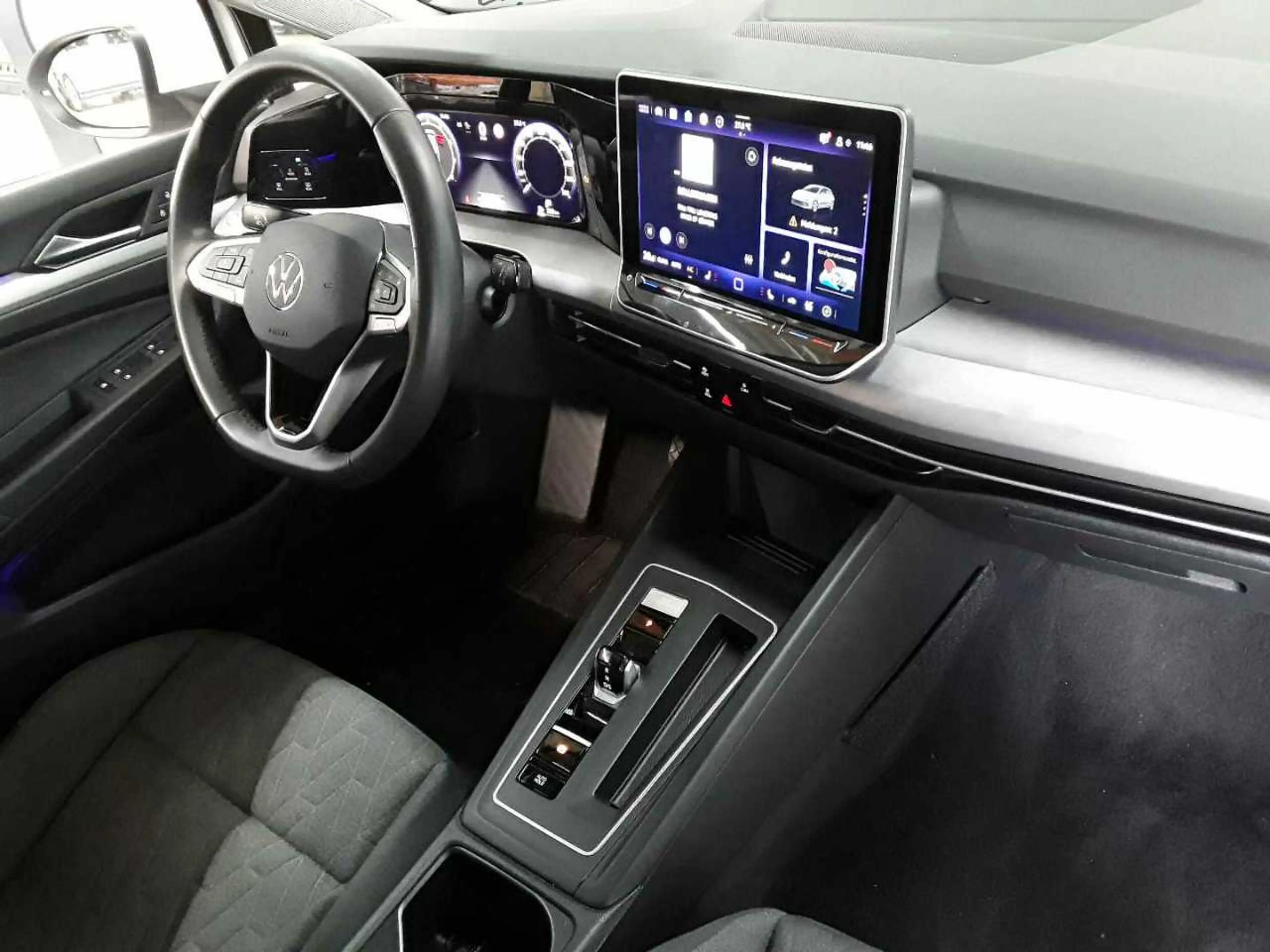 Volkswagen Golf Golf 1.5 eTSI DSG Life ACC APP SHZ — photo 9