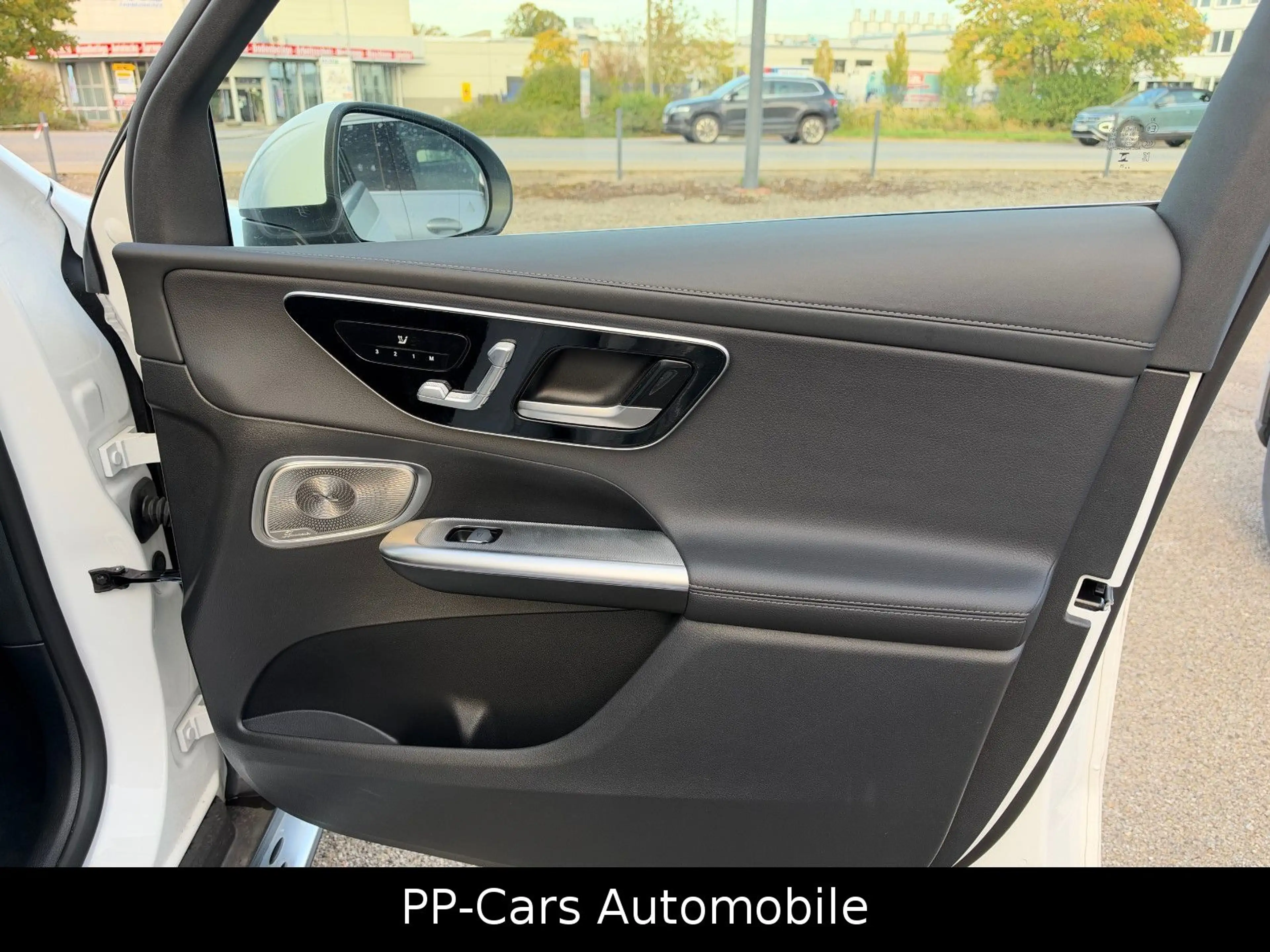 Mercedes-Benz GLC 300 d 4M AMG PREMIUM+*STHZG*HaL*AIRM*AHK*M26 — photo 11