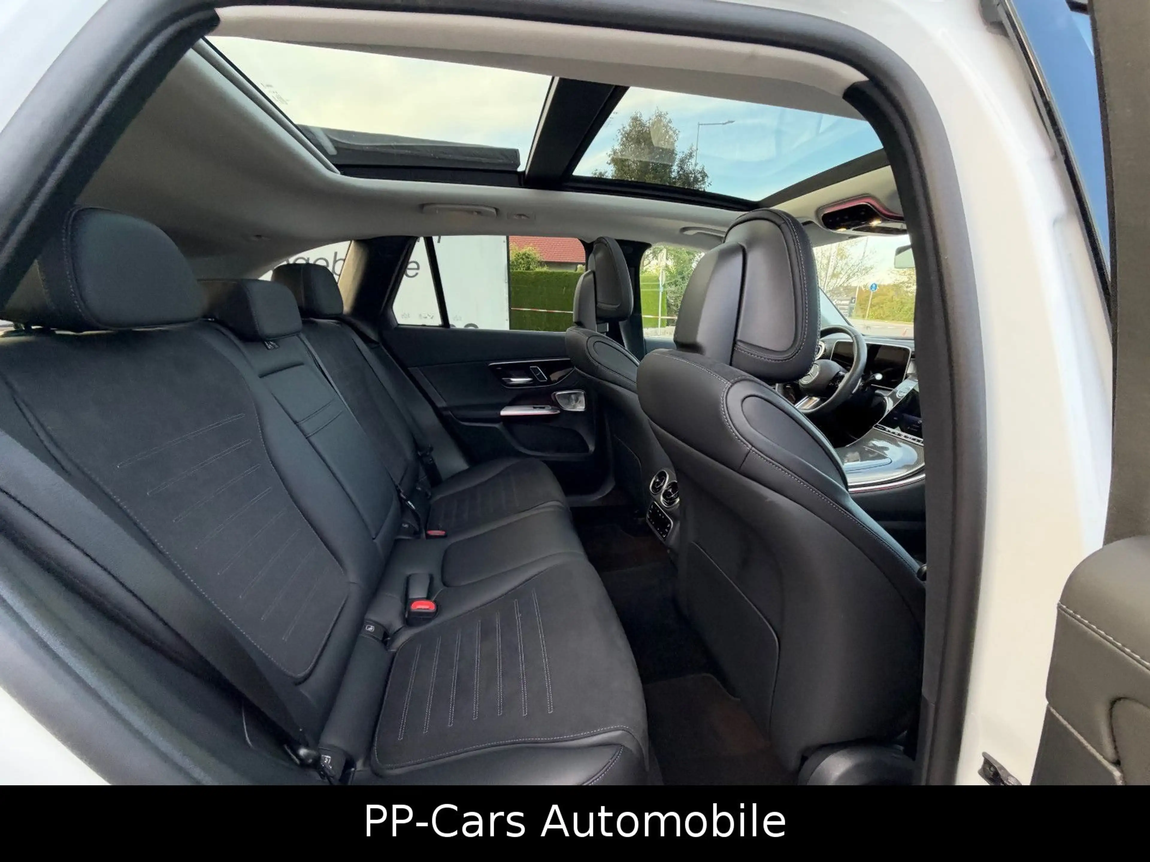 Mercedes-Benz GLC 300 d 4M AMG PREMIUM+*STHZG*HaL*AIRM*AHK*M26 — photo 12