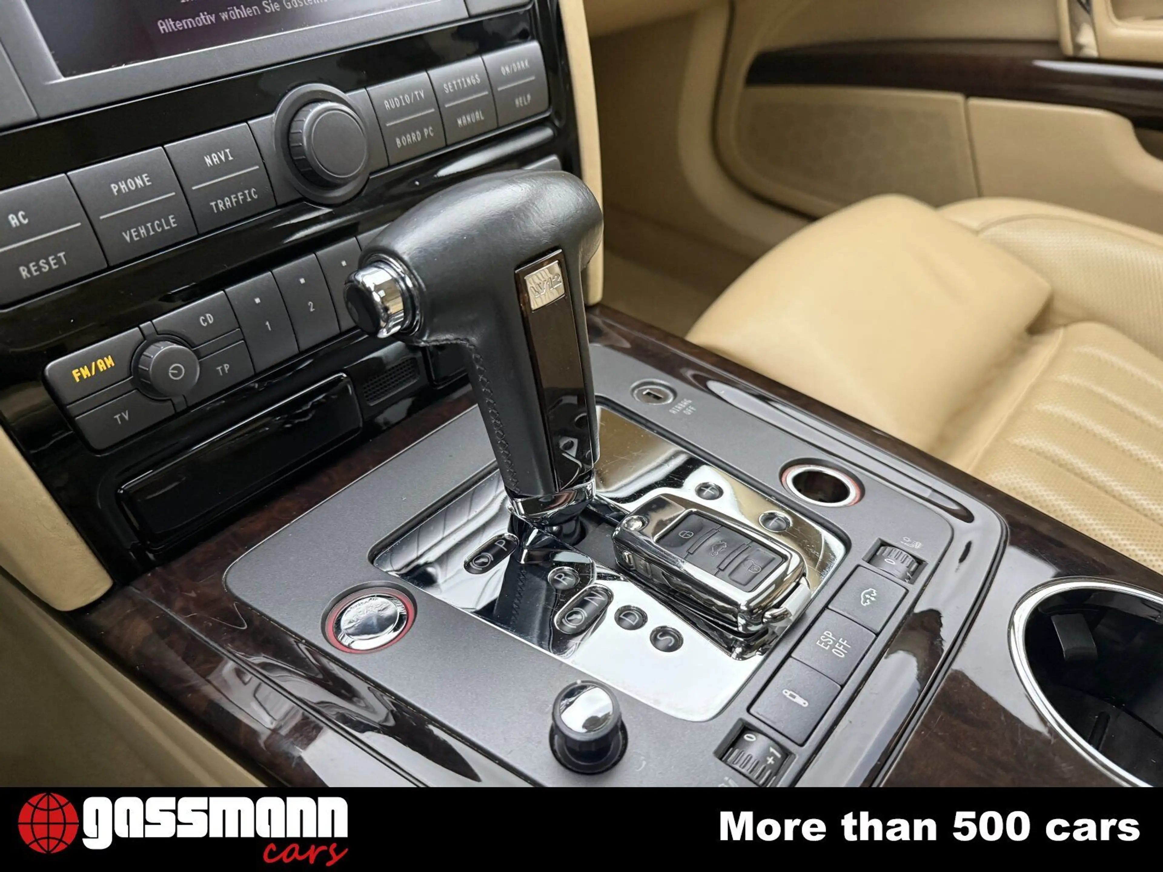 Volkswagen Phaeton 6.0 W12 4-Motion lang — photo 15