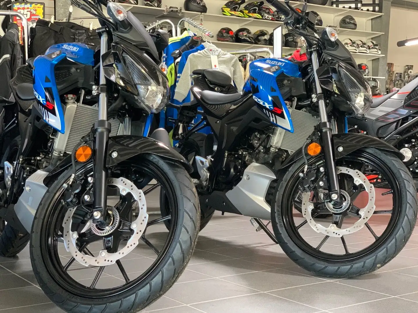 Suzuki GSX-S 125 verschiedene Farben Schwarz - 1