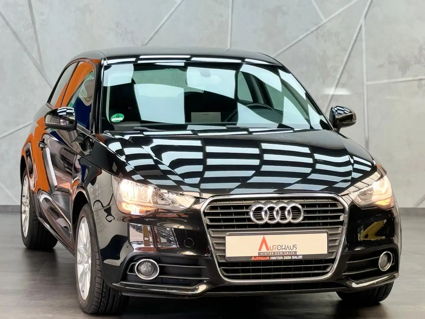 Audi A1 ambition 1.6 TDI |PDC|KLIMA|NAVI Schwarz - 2