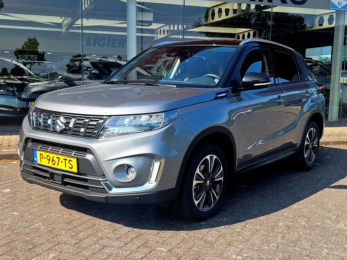 Suzuki Vitara 1.5 Hybrid Style Automaat | Adaptive CC | Climate Grigio - 2