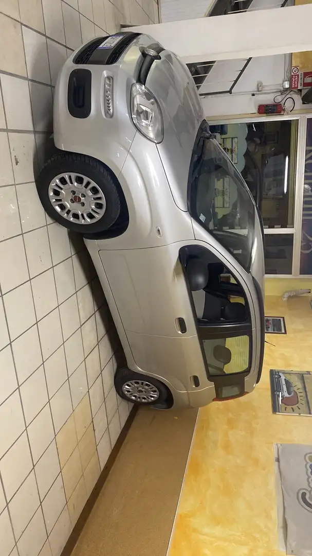 Fiat Panda Panda 1.2 easypower Lounge Gpl 69cv E6 Argento - 2
