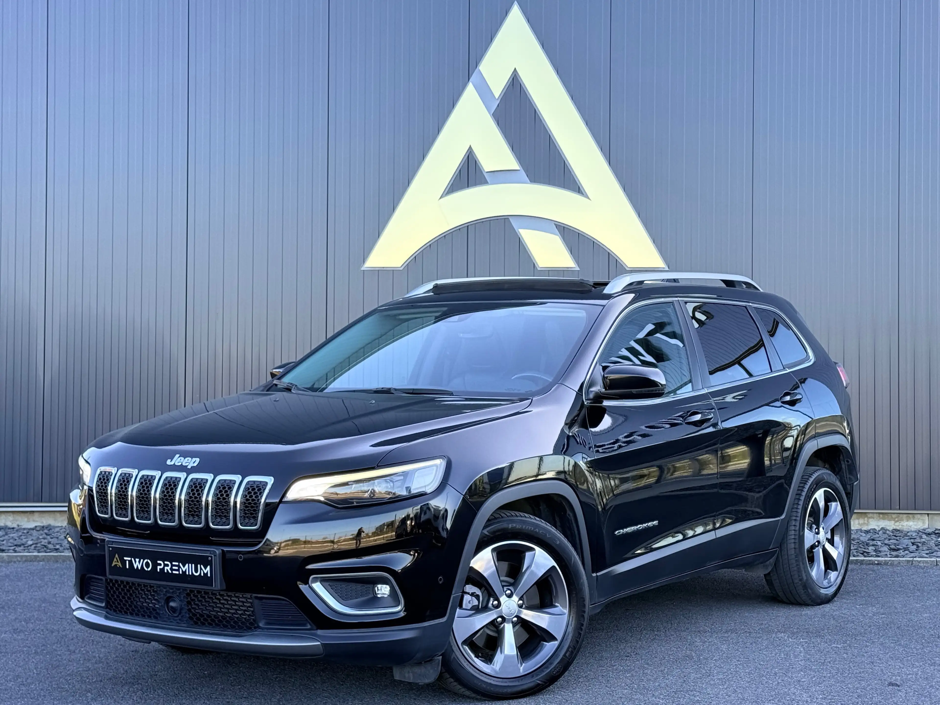 Jeep Cherokee 2.2 MJD 195CV LIMITED AUTOMATIQUE1 PROPRITAIRE CARNET D'ENTRETIEN GARANTIE 12 MOIS — photo 2