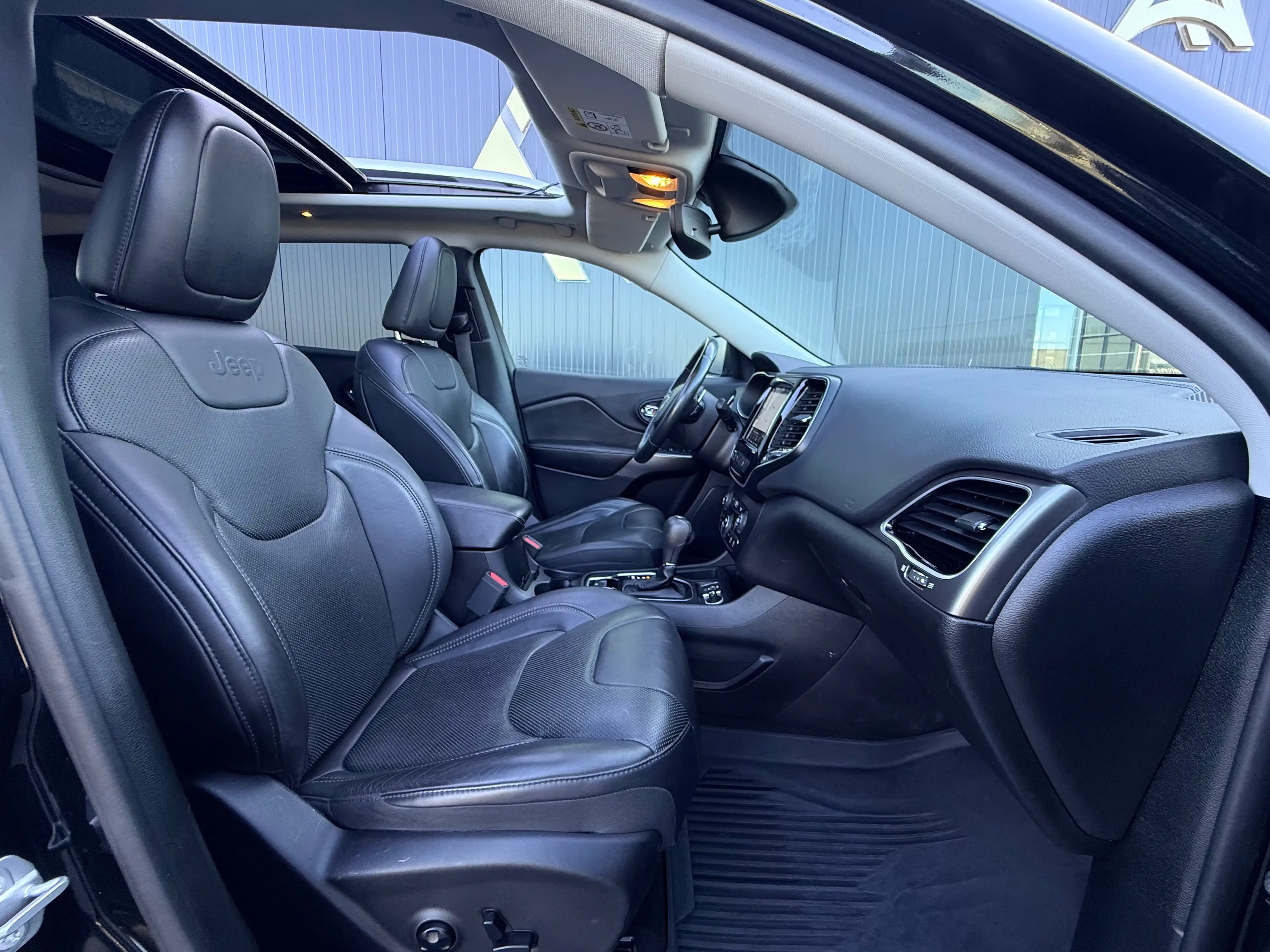 Jeep Cherokee 2.2 MJD 195CV LIMITED AUTOMATIQUE1 PROPRITAIRE CARNET D'ENTRETIEN GARANTIE 12 MOIS — photo 13