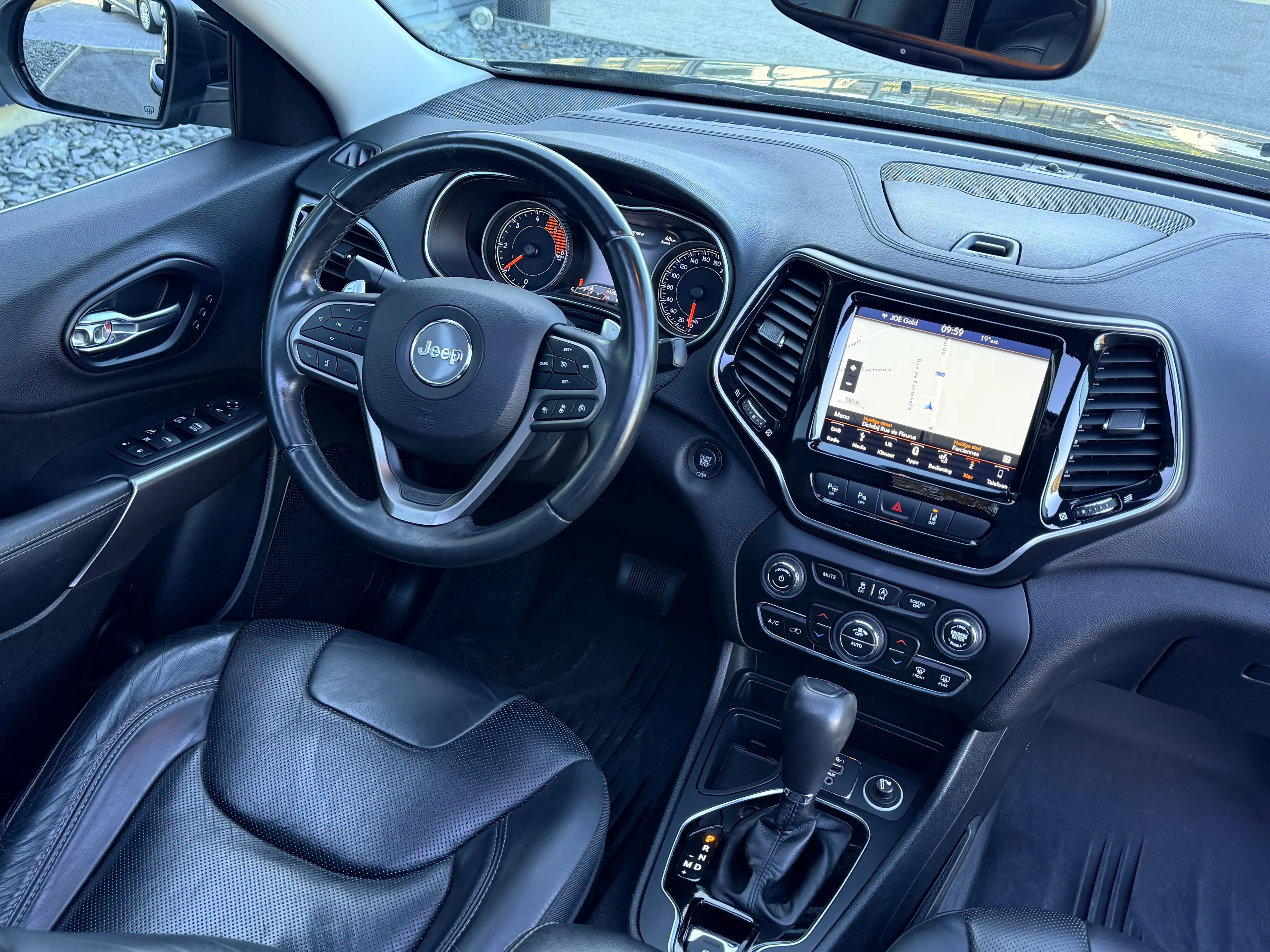 Jeep Cherokee 2.2 MJD 195CV LIMITED AUTOMATIQUE1 PROPRITAIRE CARNET D'ENTRETIEN GARANTIE 12 MOIS — photo 9