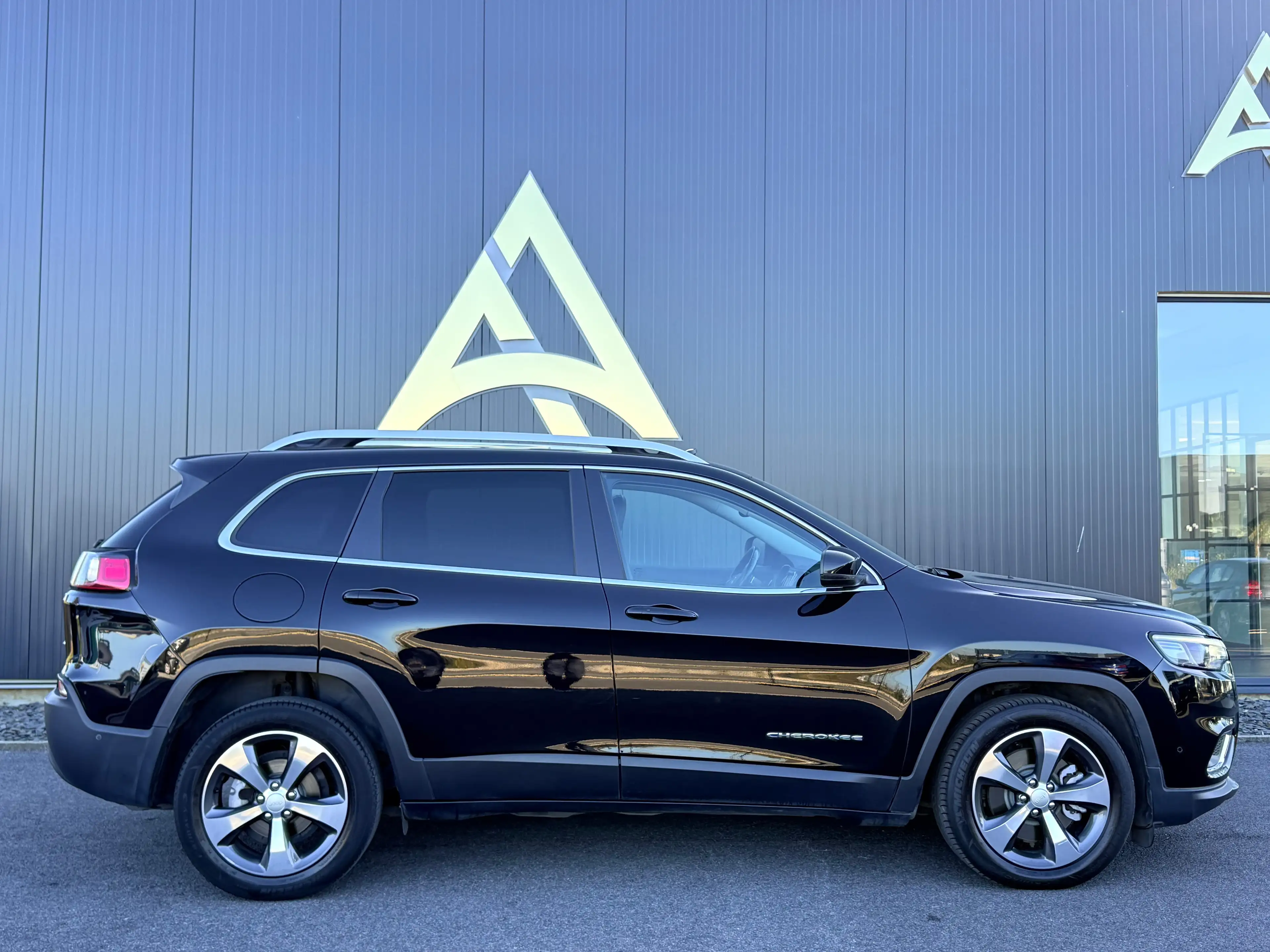 Jeep Cherokee 2.2 MJD 195CV LIMITED AUTOMATIQUE1 PROPRITAIRE CARNET D'ENTRETIEN GARANTIE 12 MOIS — photo 15