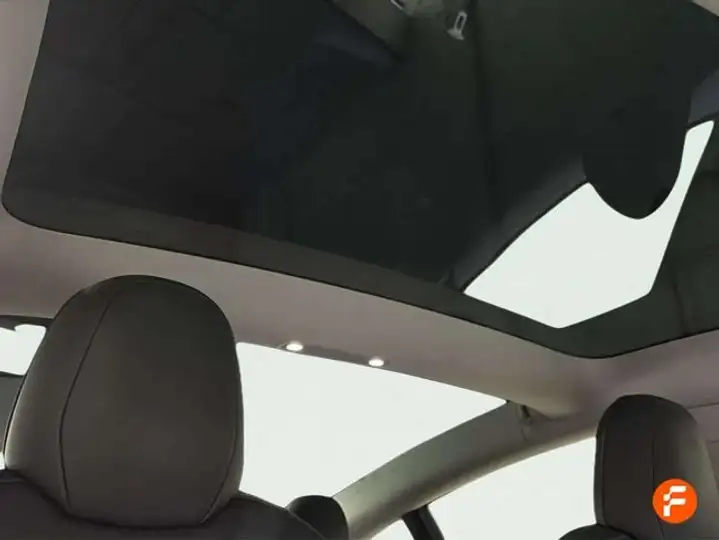 Tesla Model 3 2024, foto 21