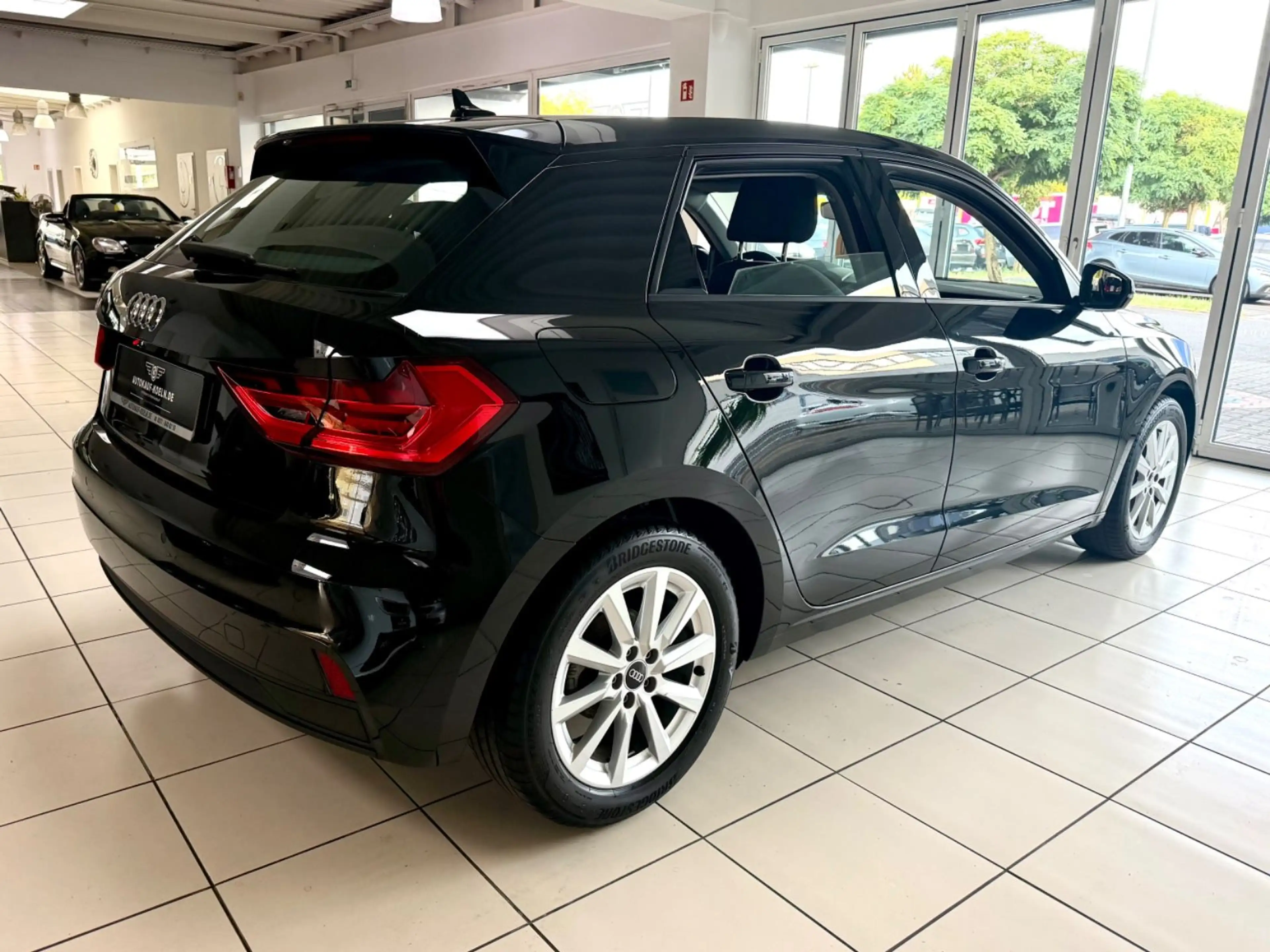 Audi A1 Sportback 30 TFSI /Automatik/Klima/1.Hand — photo 4