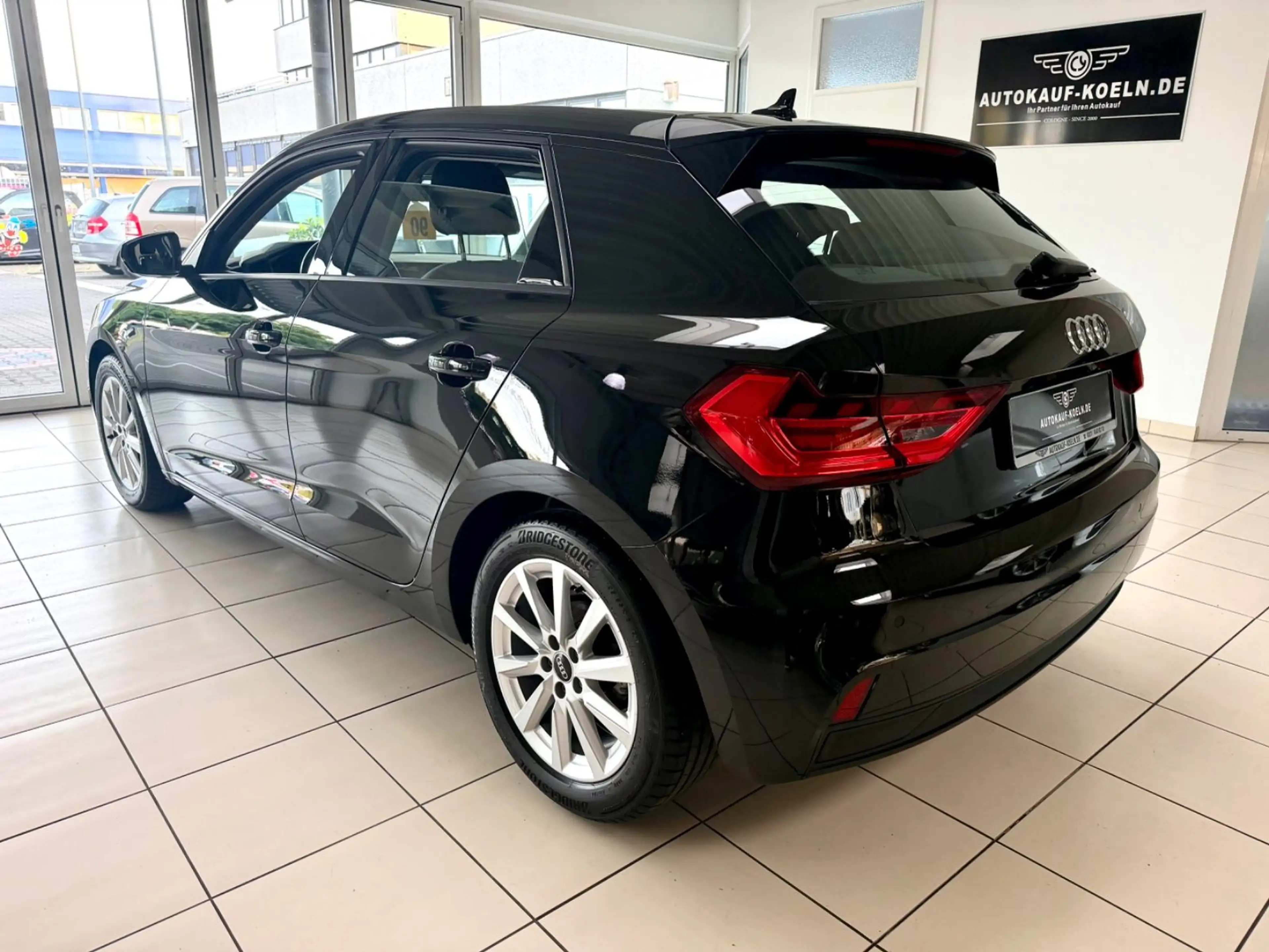 Audi A1 Sportback 30 TFSI /Automatik/Klima/1.Hand — photo 2