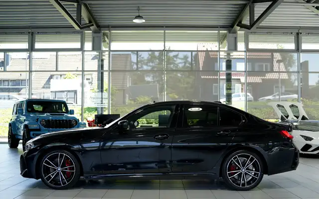BMW 3 Series view 12