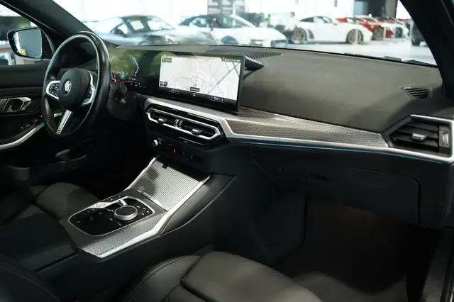 BMW 3 Series view 15