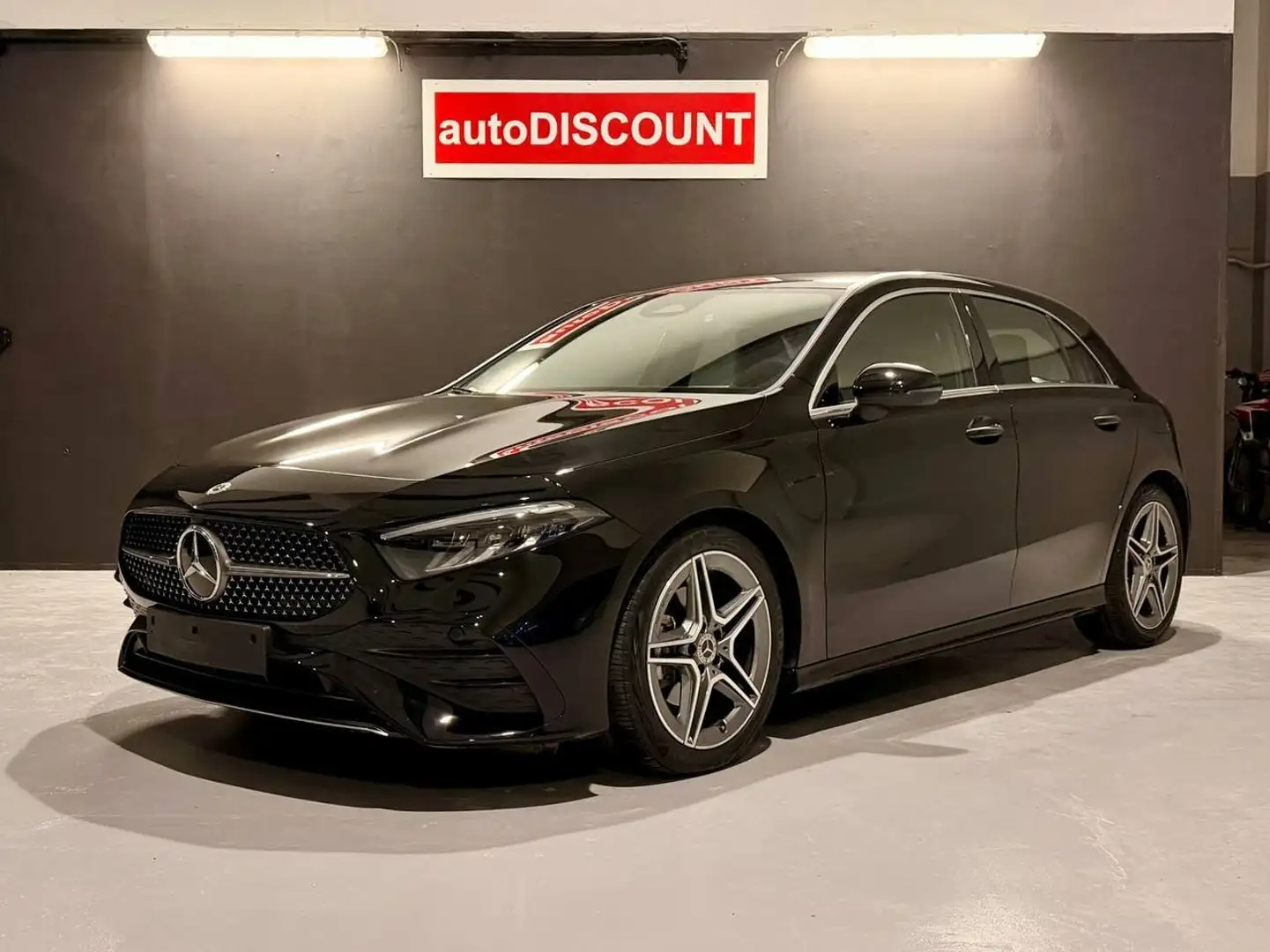 Mercedes-Benz A 180 A 180 d AMG Line Premium auto *PREZZO PROMO* Noir - 1