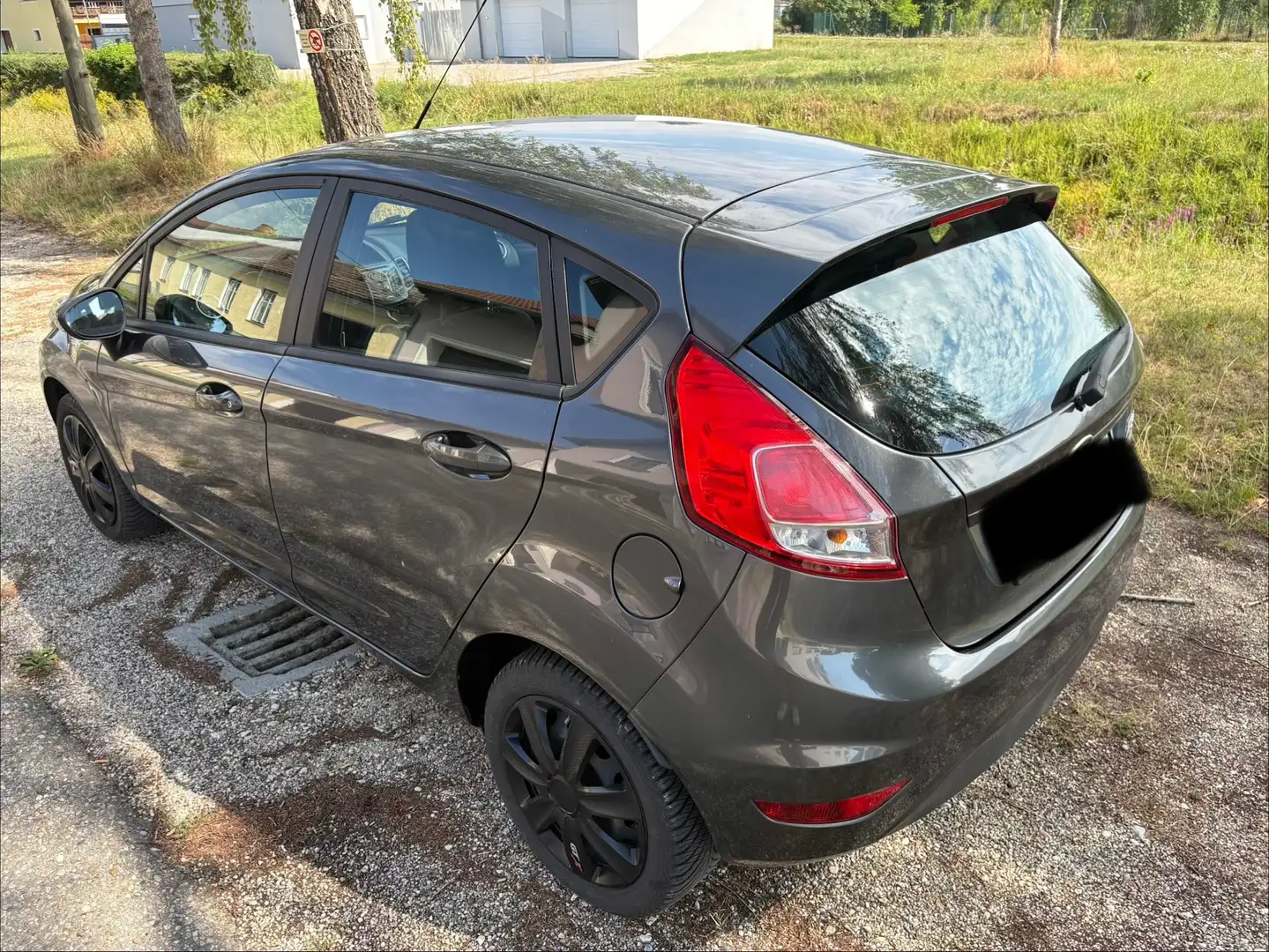 Ford Fiesta Fiesta Trend 1,25 Trend Grau - 2