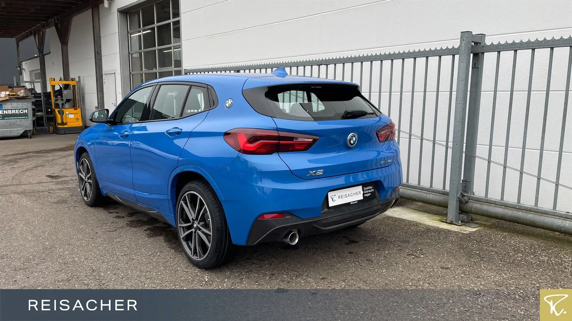 BMW X2 sDrive18i M-Sport Navi LED 19"LM PDC DAB Blau - 2