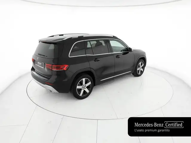 Mercedes-Benz GLB view 4