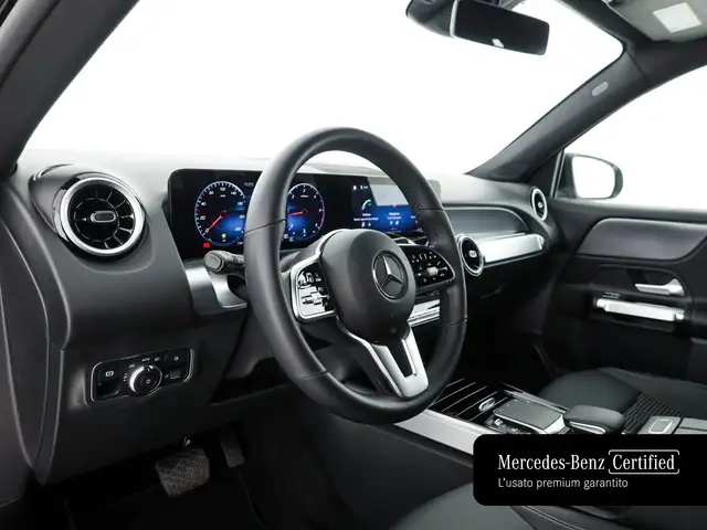 Mercedes-Benz GLB view 11