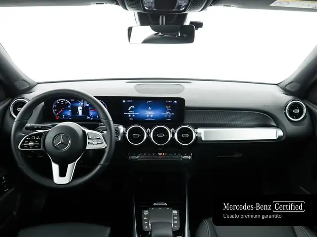 Mercedes-Benz GLB view 9