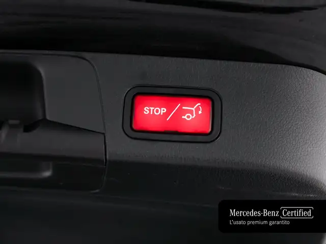 Mercedes-Benz GLB view 19