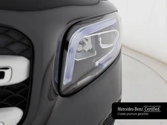 Mercedes-Benz GLB view 8