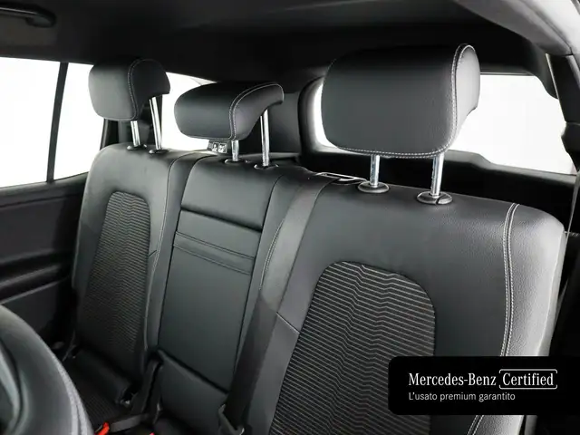 Mercedes-Benz GLB view 14