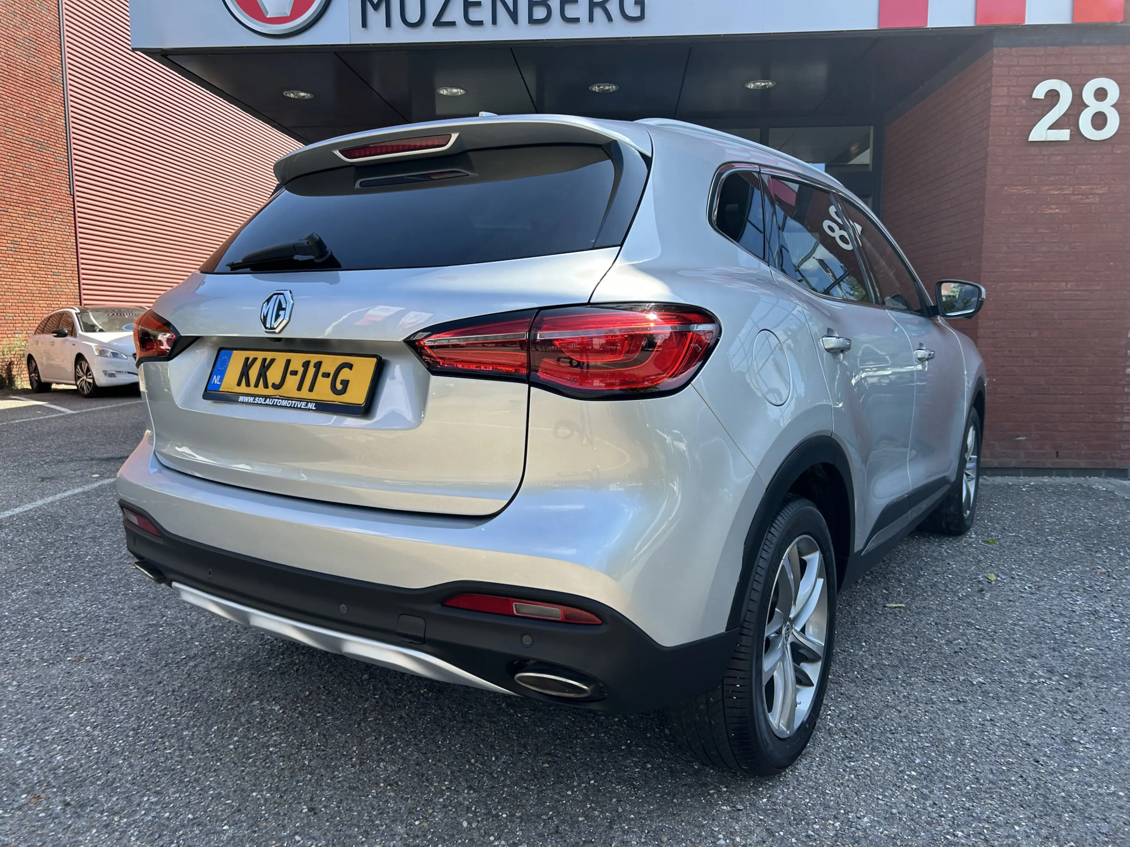MG EHS 1.5 TGDI Luxury // SCHUIF-KANTELDAK // 360 CAMERA — photo 3