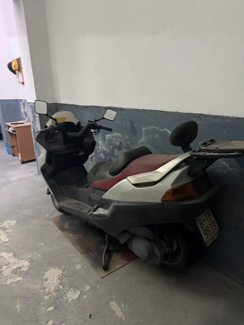 Yamaha Majesty 250 4 UC - 2