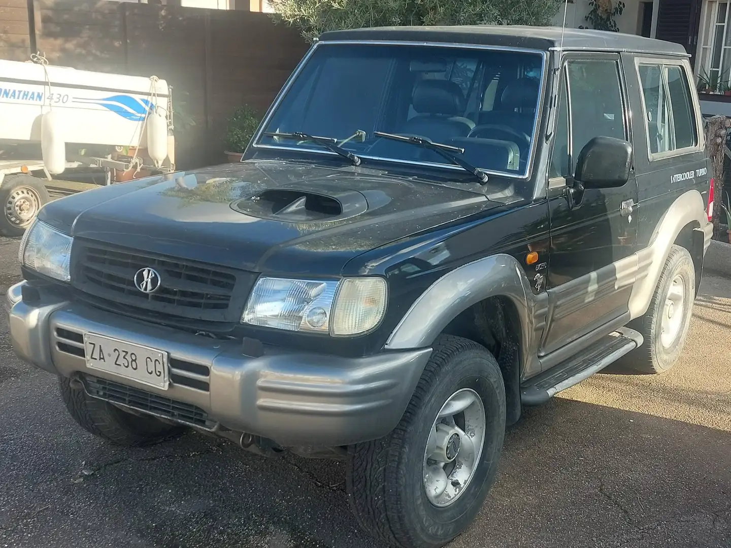 Hyundai Galloper exceed Schwarz - 1