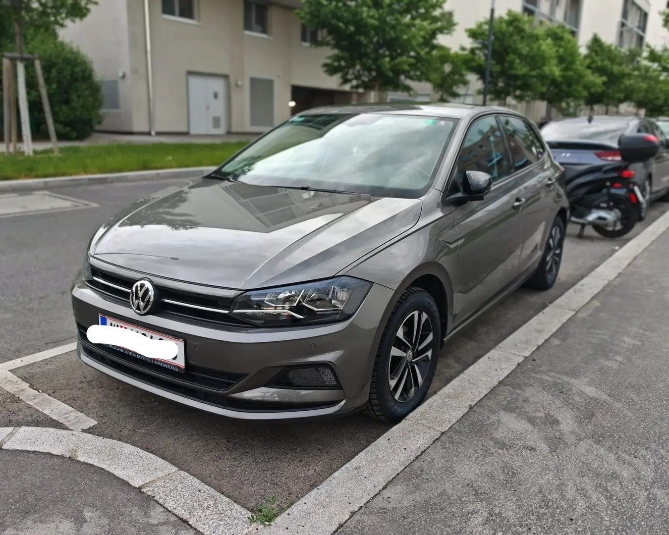 Volkswagen Polo 1,0 Comfort line IQ DRIVE Grau - 1