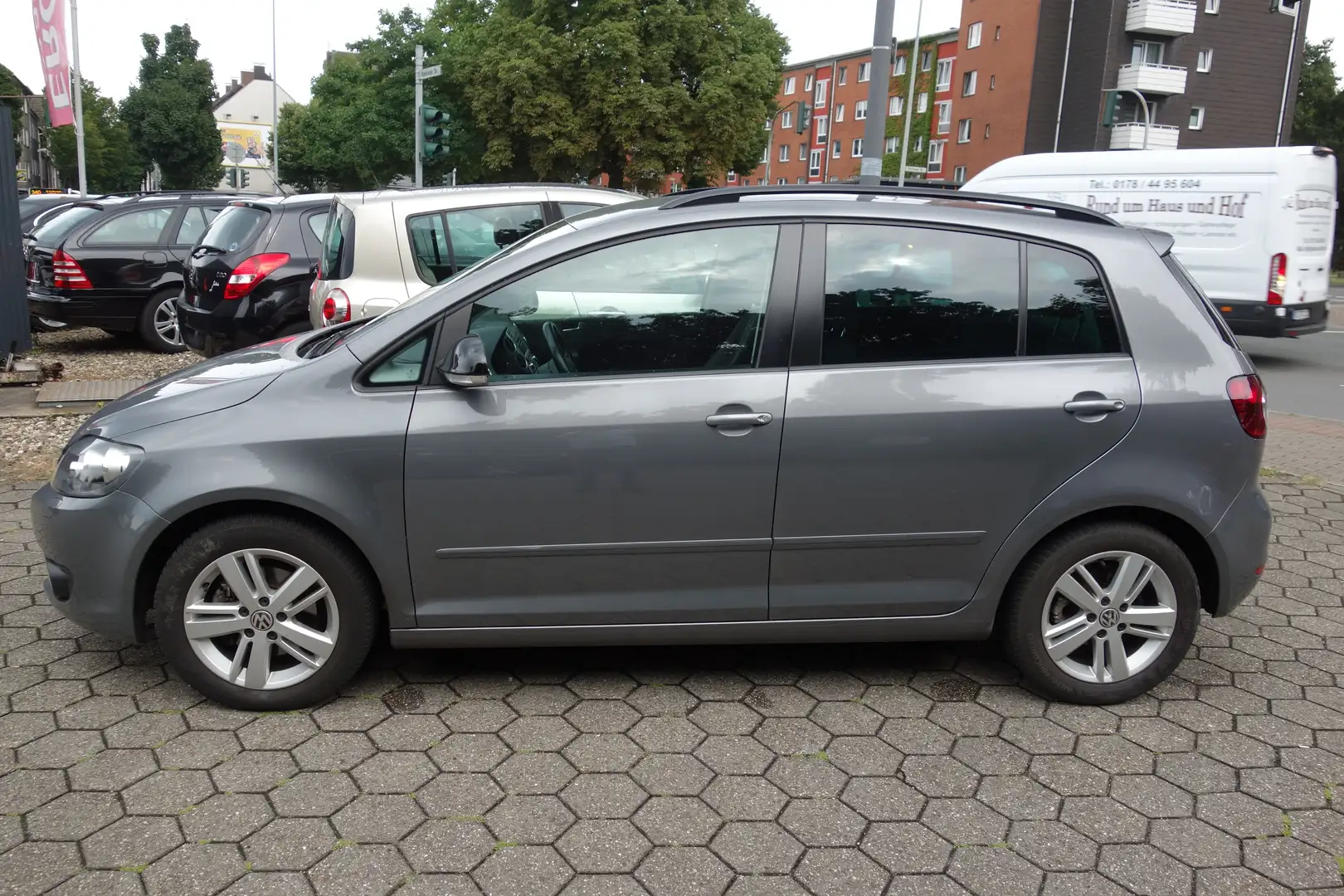 Volkswagen Golf Plus 1.4 TSI Automatik DSG MATCH TÜV 8.2027 Szary - 1