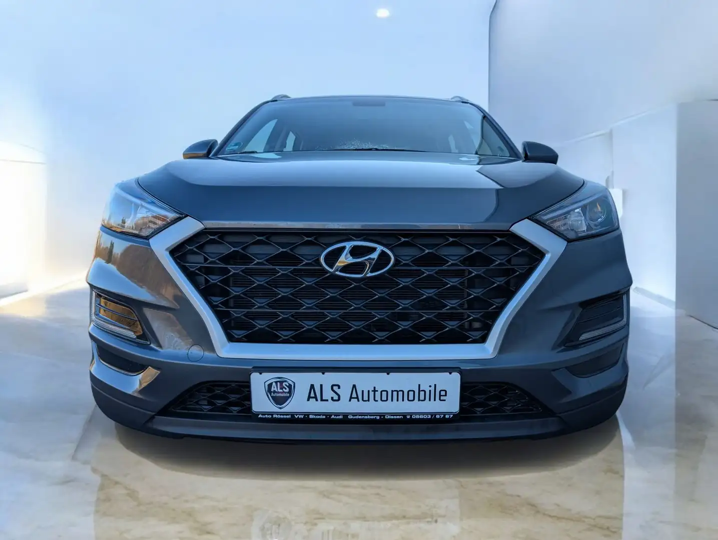 Hyundai TUCSON Trend 2WD"1 Hand"AHK"USB"BT"Scheckheftgepflegt" Grau - 2