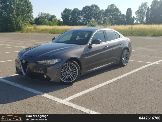 Alfa Romeo Giulia Business Launch Edition 2.2 JTD 180cv ECO